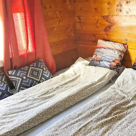 Nyaraló 6 Person In Utvik