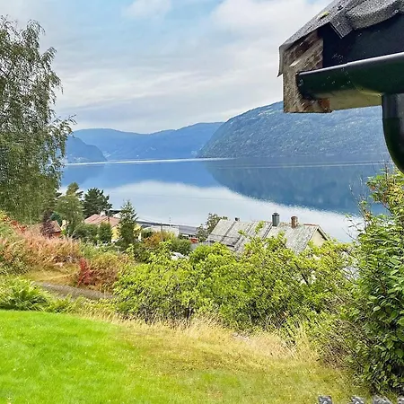 6 Person In Utvik